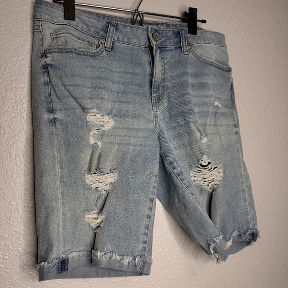 Rewash mid rise distressed denim shorts - Picture 4 of 7
